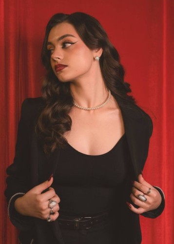 Полли, Г. Урень